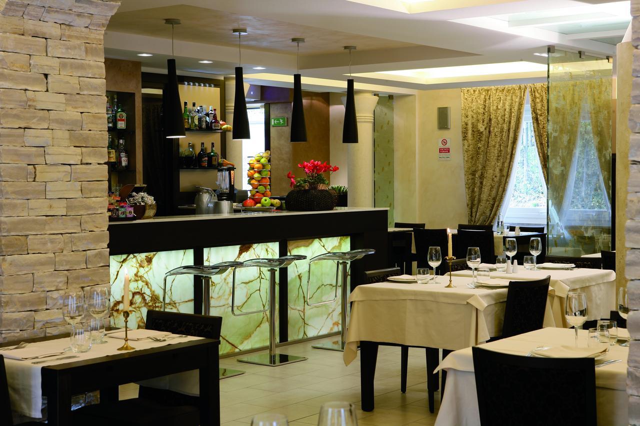 Albergo Ristorante Marcheno Buitenkant foto